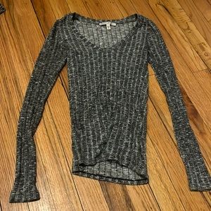 Grey v neck Long sleeve